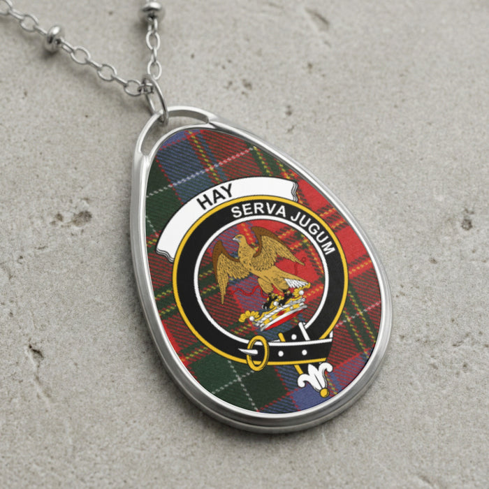 Hay crest pendant necklace with Serva Jugum bird motif