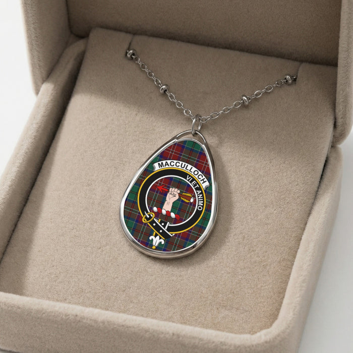 MacCulloch clan tartan necklace showing clan crest and motto detail