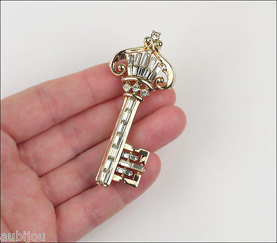 Vintage Crown Trifari Figural Clear Rhinestone Goldtone Key Brooch Pin Jewelry 1950's