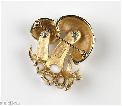 Vintage Crown Trifari Figural White Enamel Cabochon Mushroom Brooch Pin 1960's