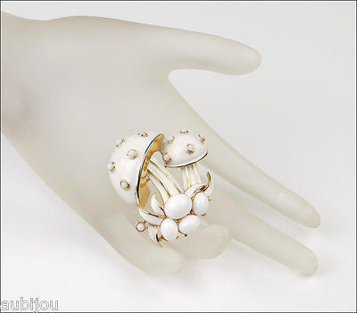 Vintage Crown Trifari Figural White Enamel Cabochon Mushroom Brooch Pin 1960's