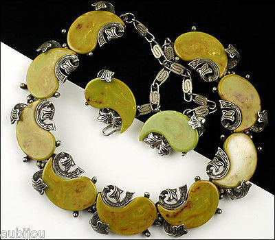 Vintage Signed Art Oriental Mustard Green Marbled Bakelite Swirl Necklace Choker Set